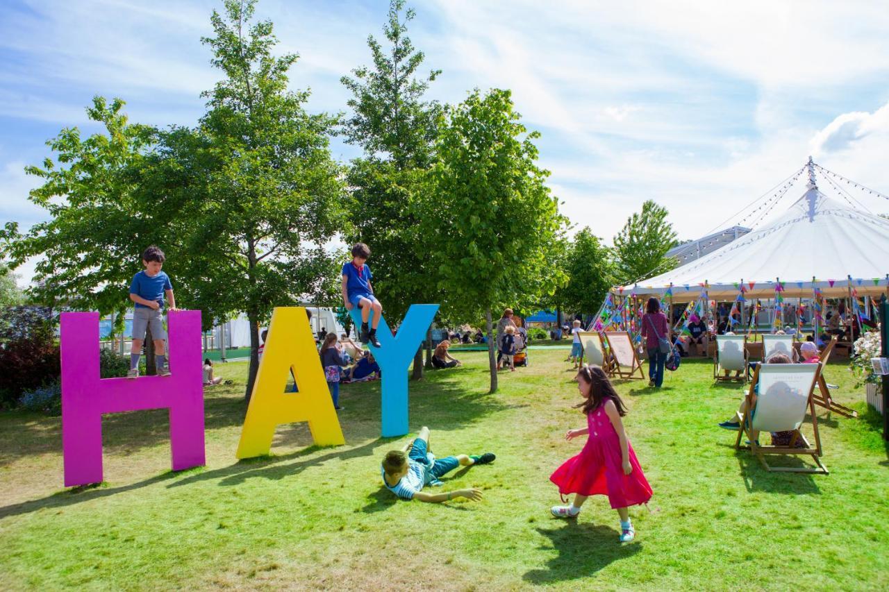 Festival Yurts Hay-On-Wye Hotel ภายนอก รูปภาพ